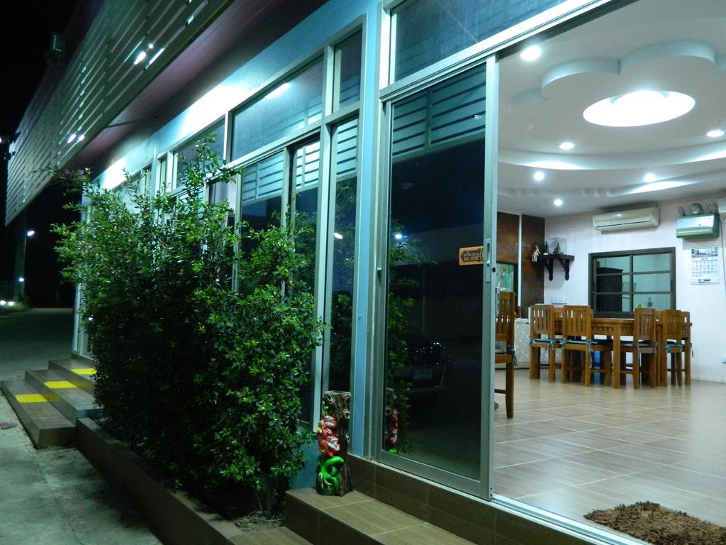 Garden Place Phetchabun Buitenkant foto