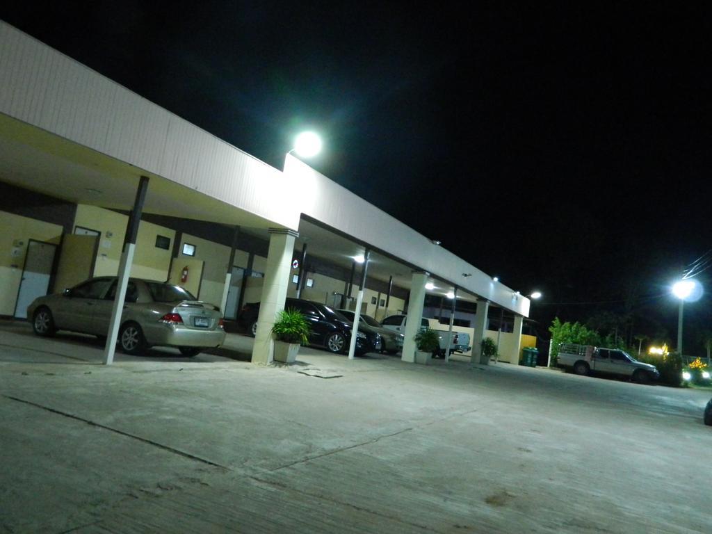 Garden Place Phetchabun Buitenkant foto