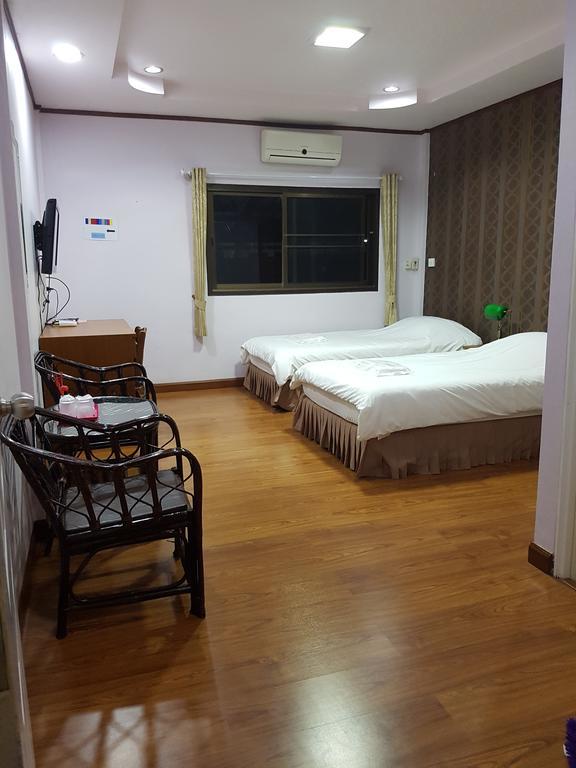 Garden Place Hotel Phetchabun Buitenkant foto